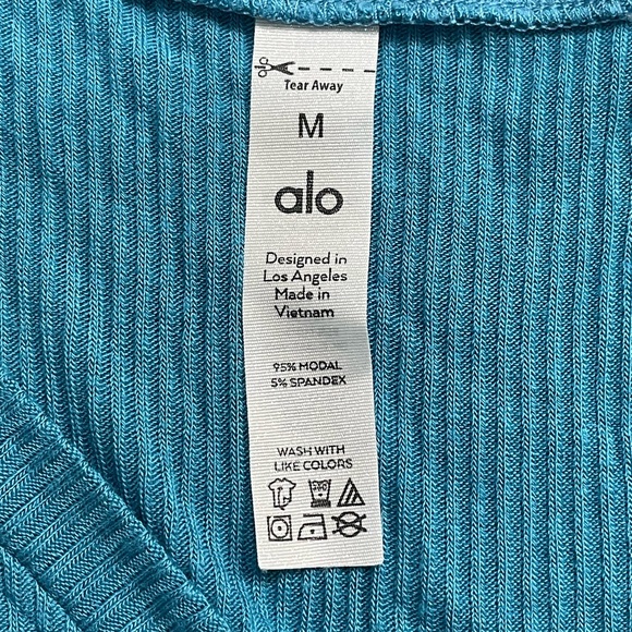 ALO Yoga Blue Turquoise Ruched V-Neck Cinched Crop Top Long Sleeve - Picture 4 of 4